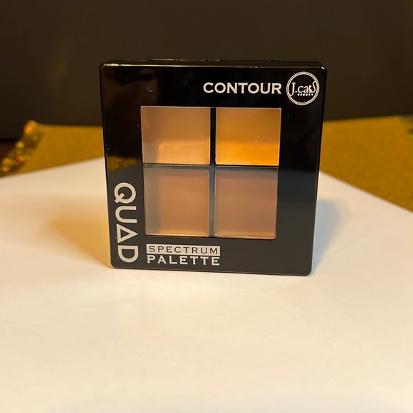 J Cats Quad Spectrum Contour Palette NWT - Picture 2 of 5
